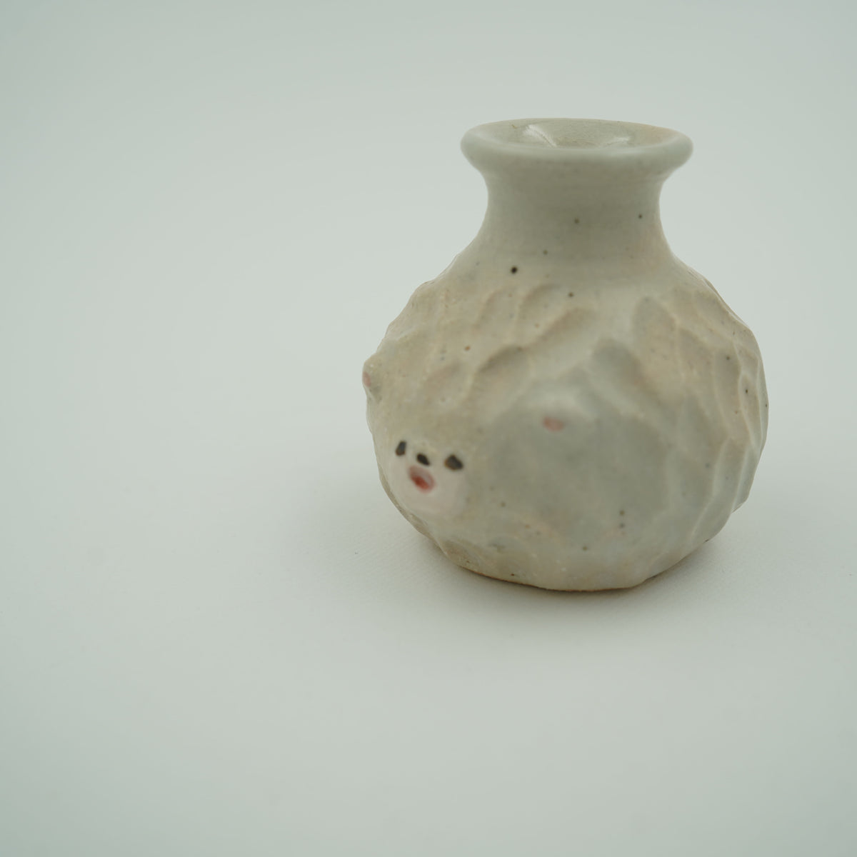 クマ頭一輪挿し