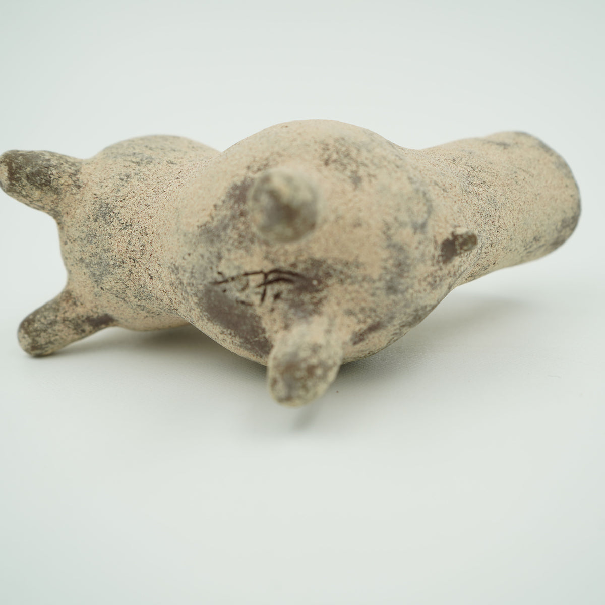 泥彩鹿形一輪挿し　白