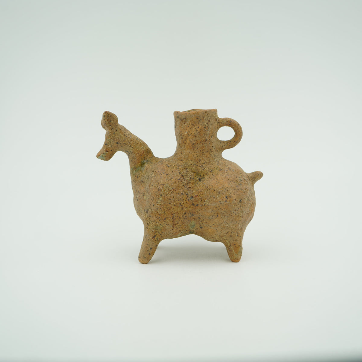 泥彩牝鹿形一輪挿し　茶