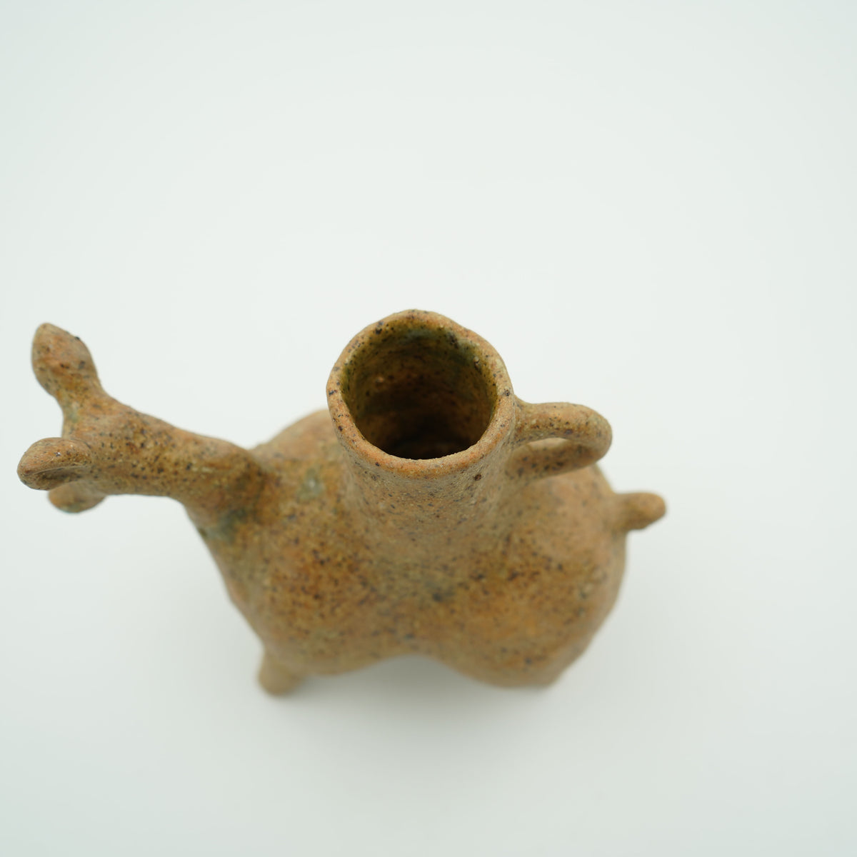 泥彩牝鹿形一輪挿し　茶