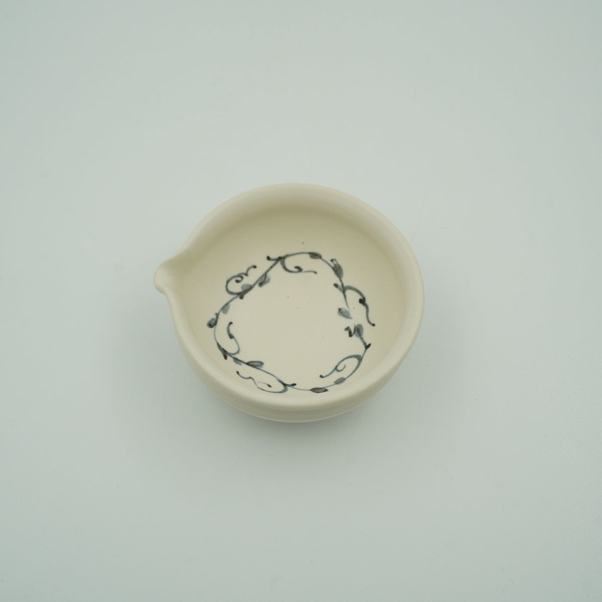 染付片口豆鉢