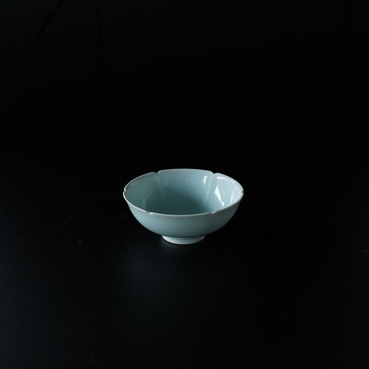 青白磁 輪花水鳥鉢