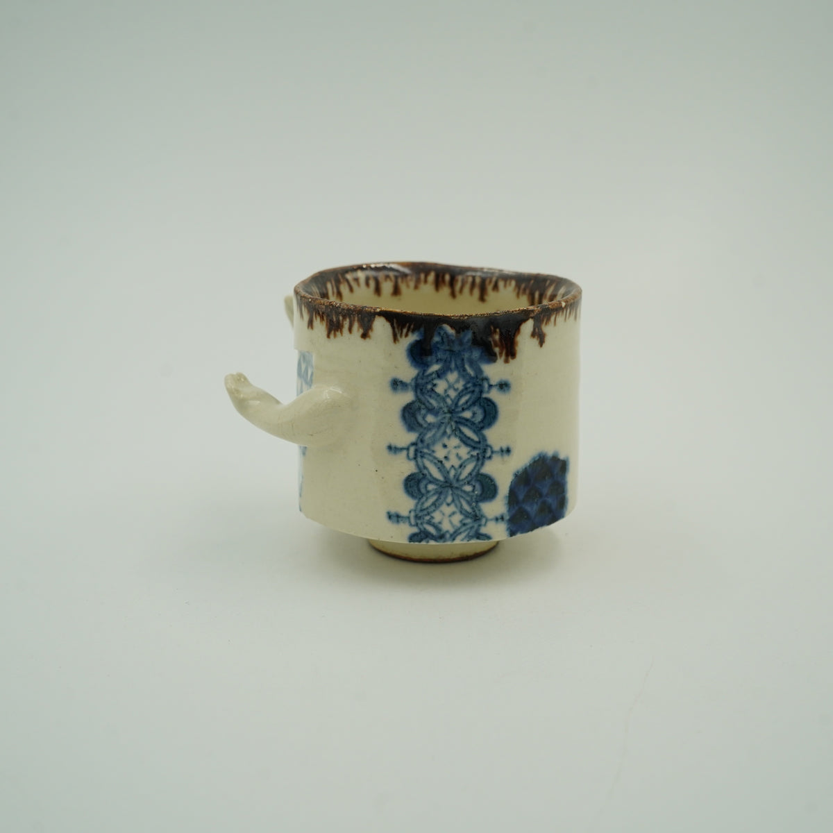お手々酒器 ぐいのみ