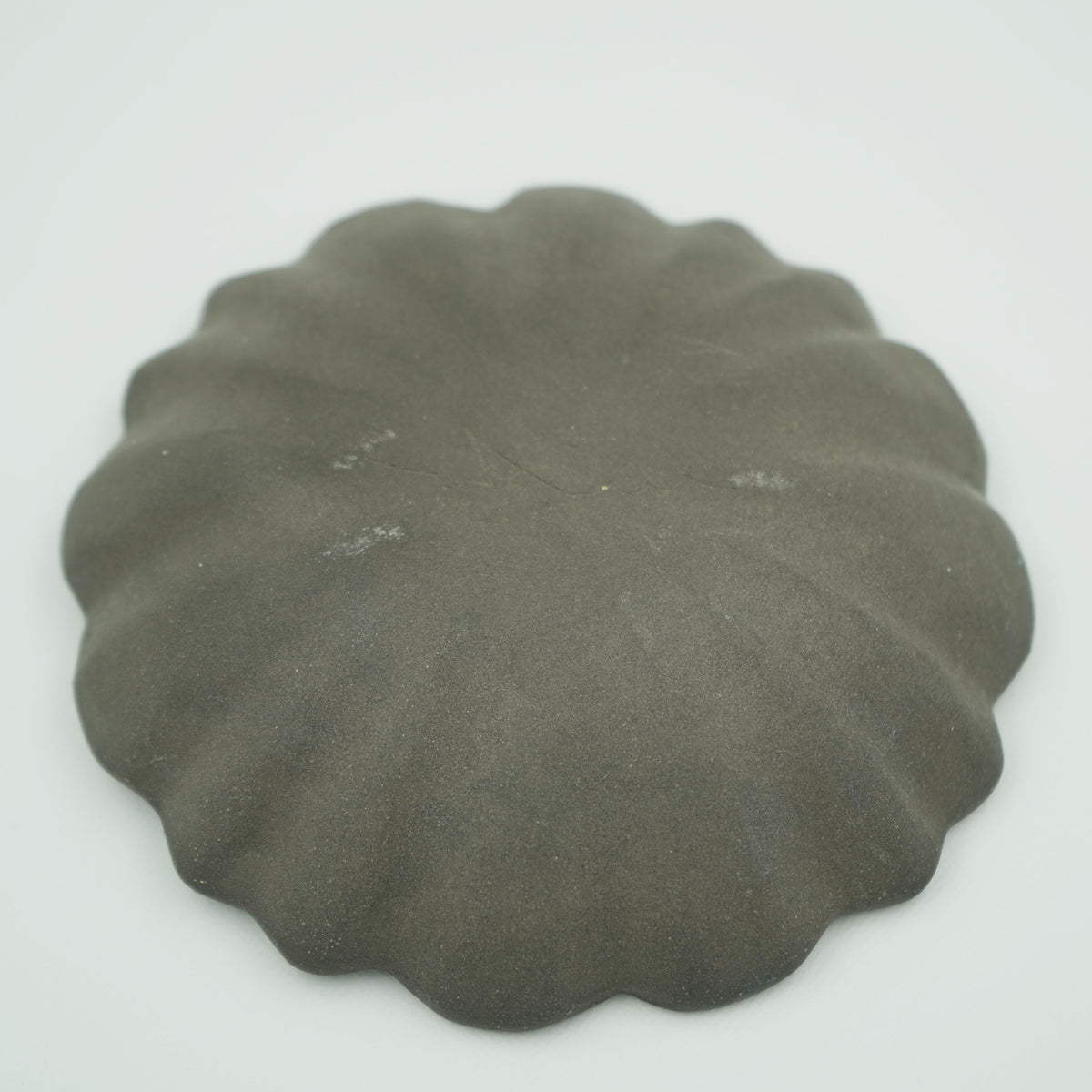 氷裂貫入　輪花小皿