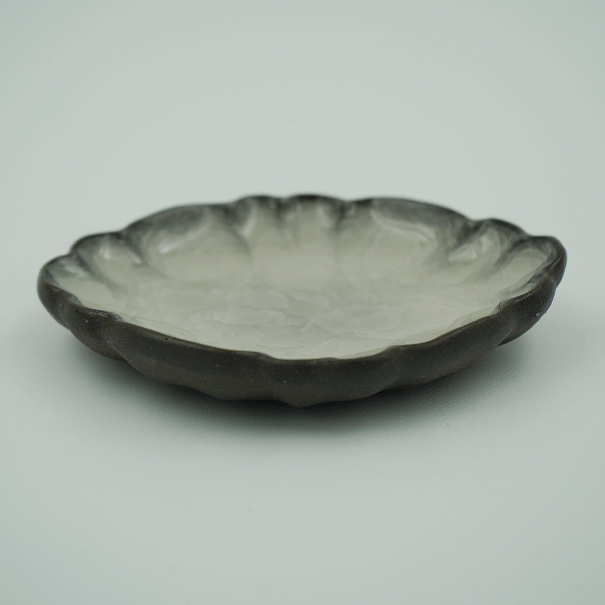 氷裂貫入　輪花豆皿　ダイヤ