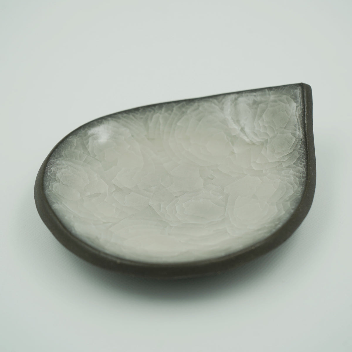 氷裂貫入　しずく豆皿
