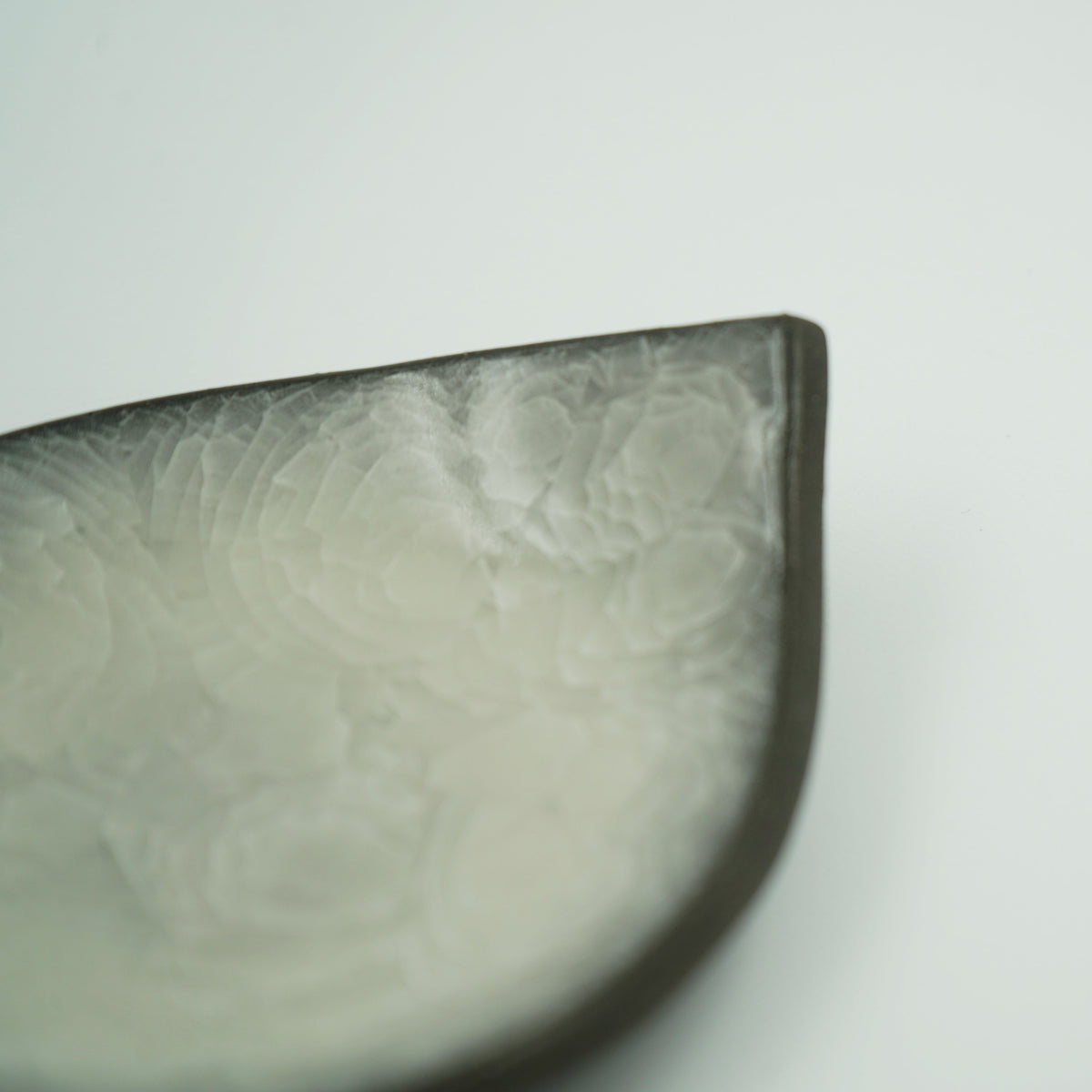 氷裂貫入　しずく豆皿