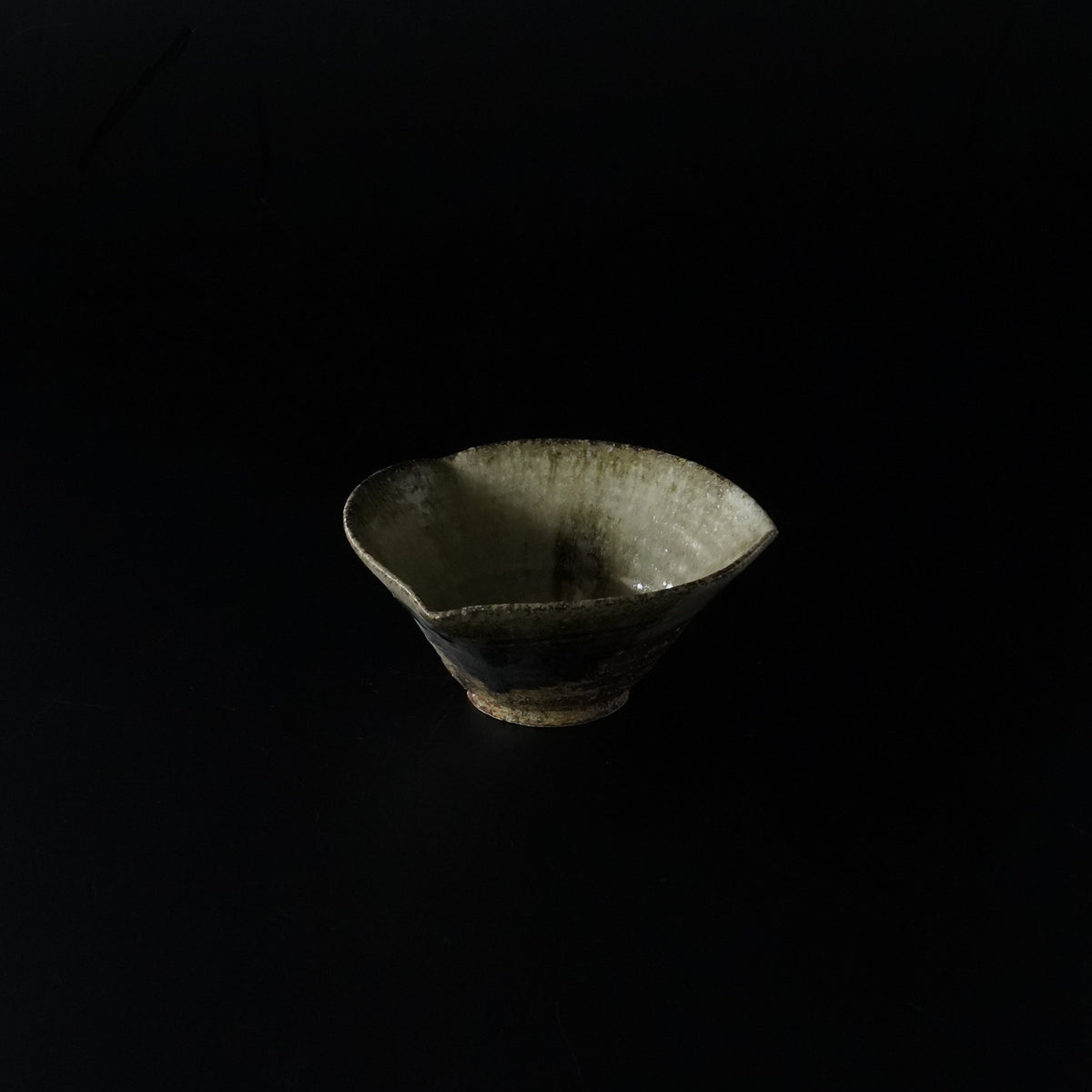 灰釉 三角中鉢