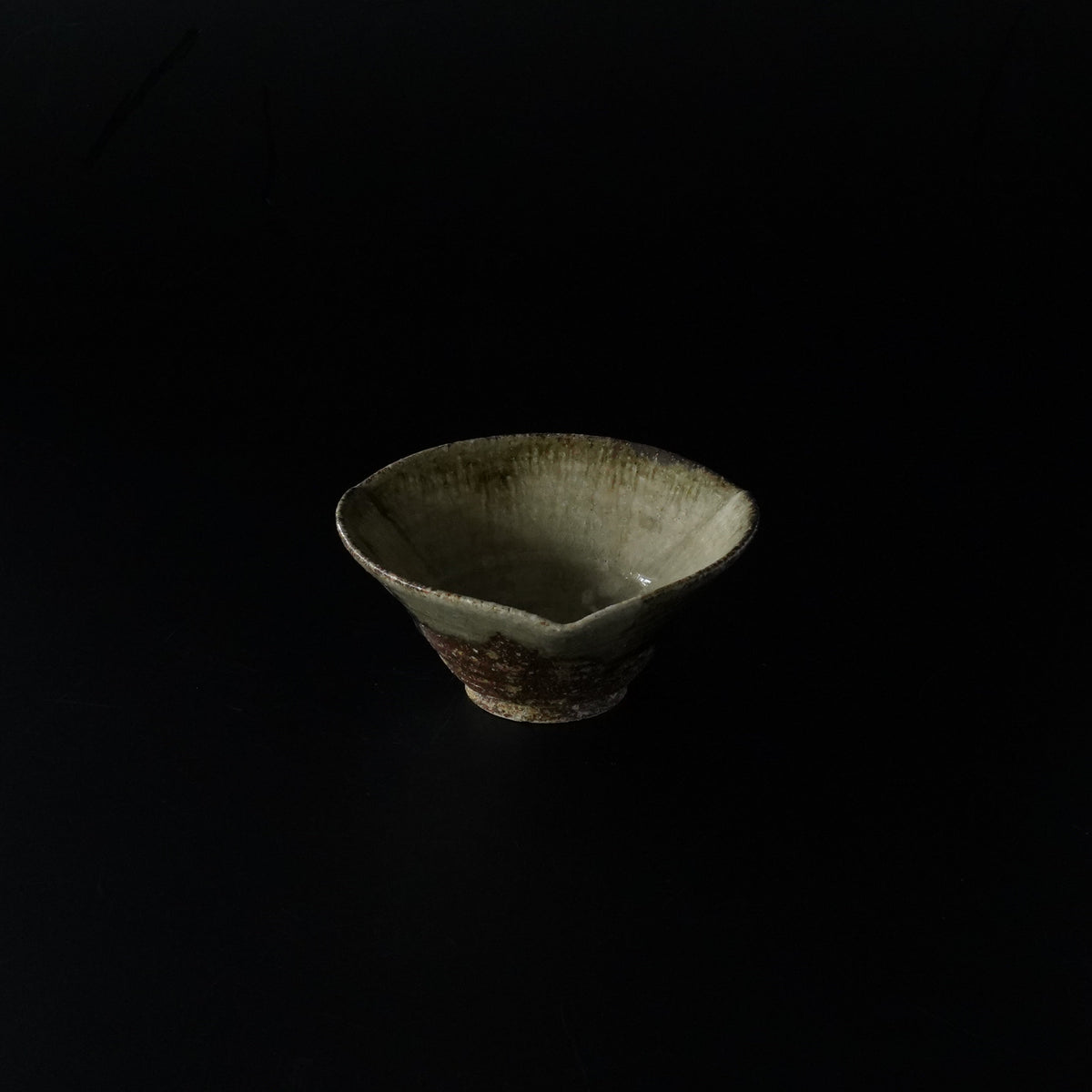 灰釉 三角中鉢