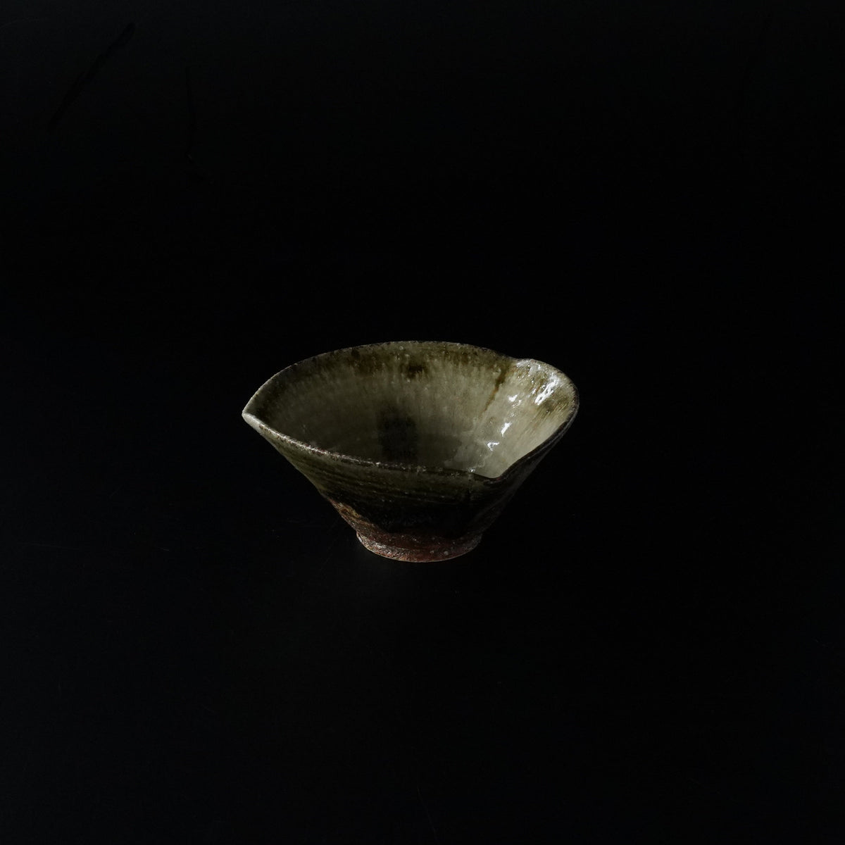 灰釉 三角中鉢